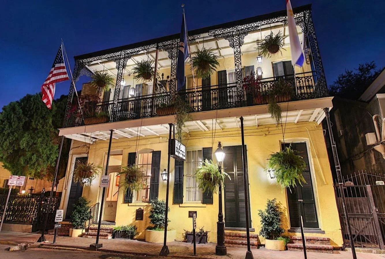 New Orleans wedding venue, French Quarter Wedding Venue, Wedding venue, Esplanade, elope, New Orleans elopement, honeymoon, bride, groom, couple, all inclusive wedding venue, wedding venue hotel, wedd